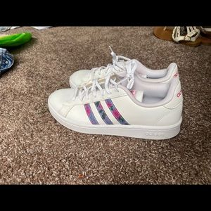 Womens Addidas size 8 shoes